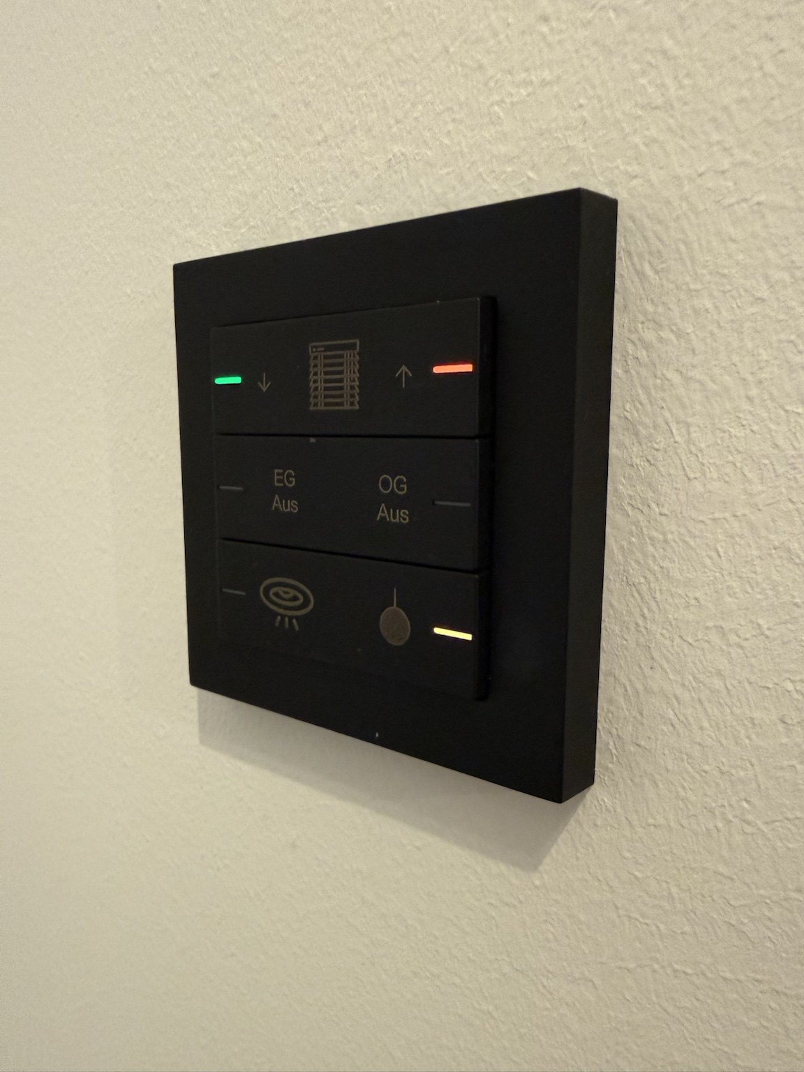 Gira Tastsensor 4 Komfort in Schwarz matt